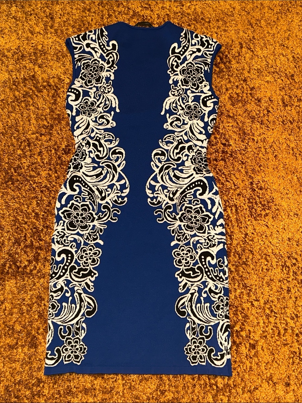 BCBGMaxAzria Cobalt Blue Midi Dress with White Floral Lace - Picture 4 of 9